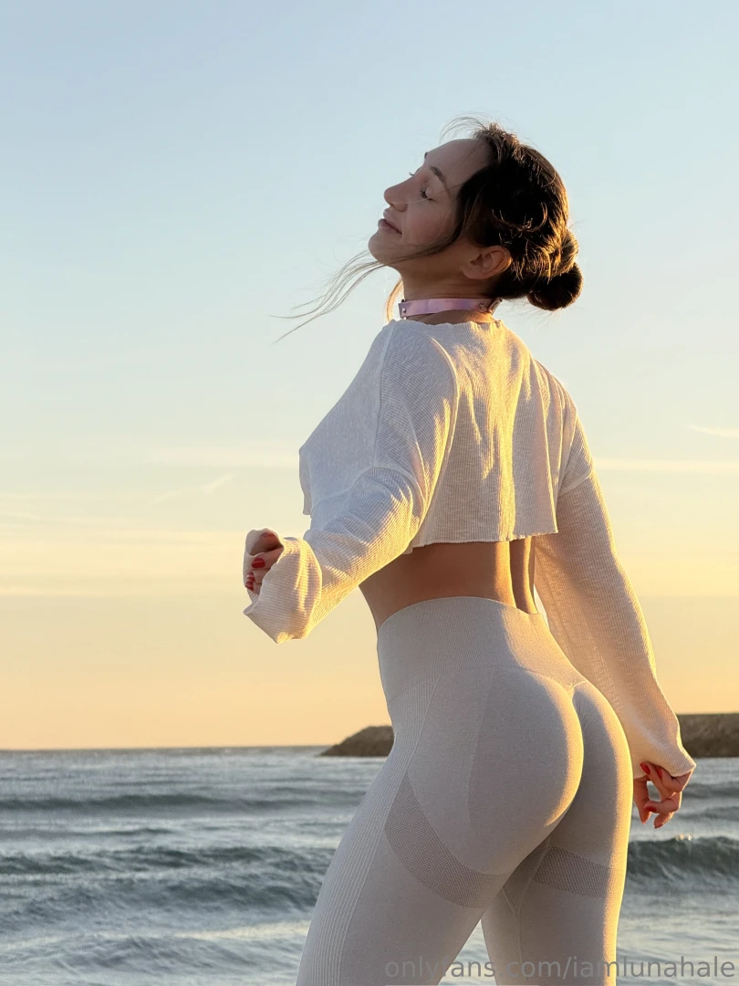 Today i took a peaceful walk along the seaside soaking in the warmth 