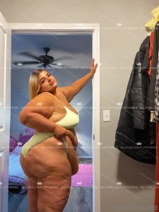 Happy saturday new photo set from yours truly