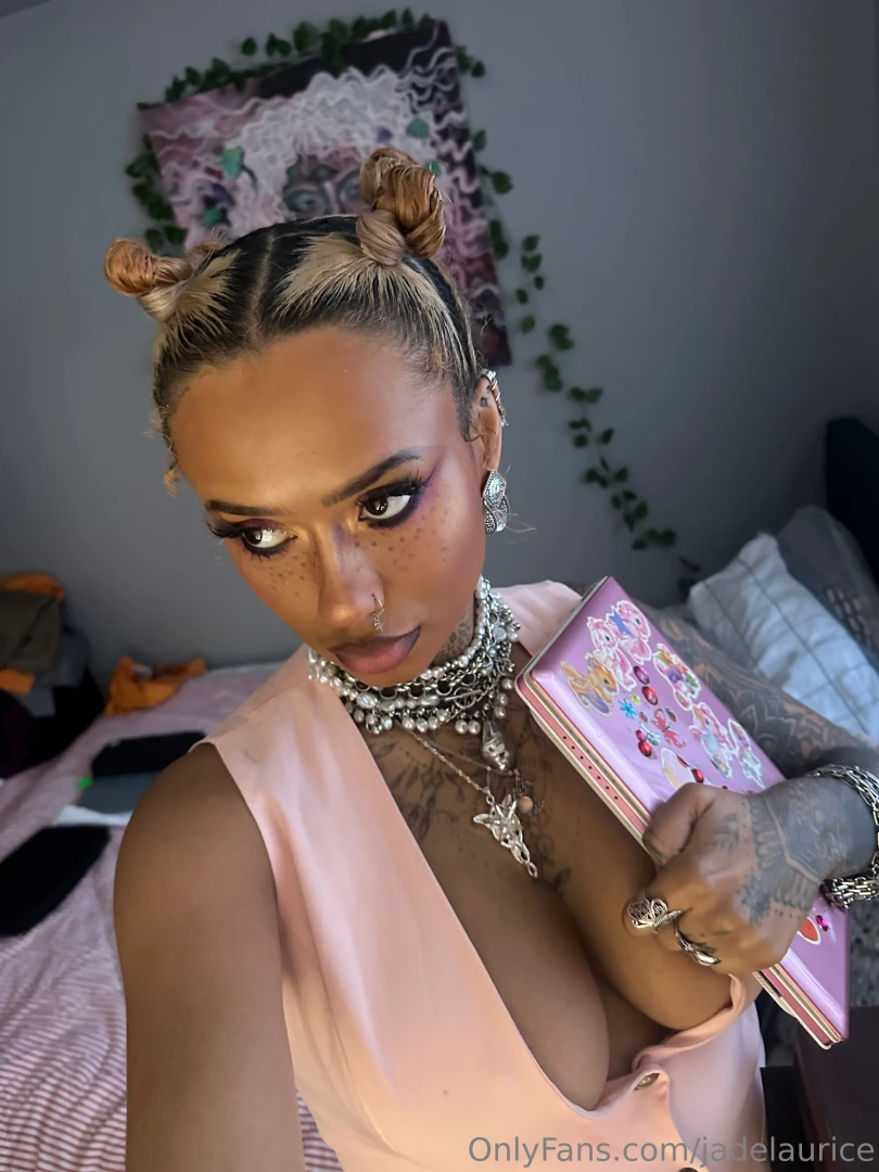 Smart girl always delivering 