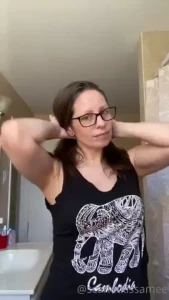 Checking myself making sure i look good for you