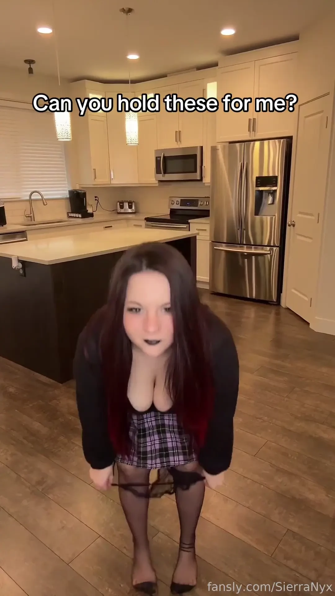 Hold my panties chubby thick bbw mommy milf mombod bigtits panties 