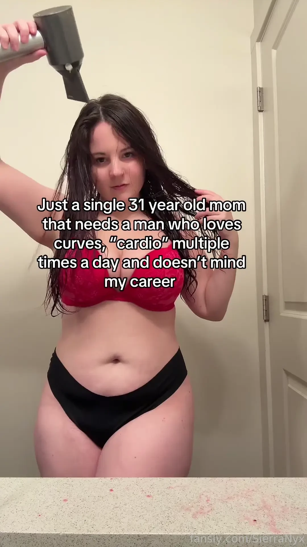 Know anyone chubby thick bbw mommy milf mombod bigtits lactating curvy 