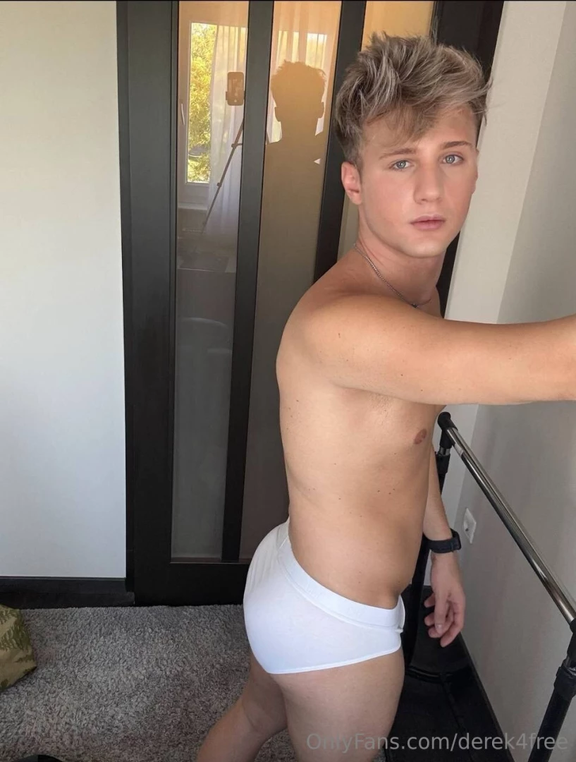 Catch a glimpse of this y0ung blonde heartthrob with a charming smile part 3 