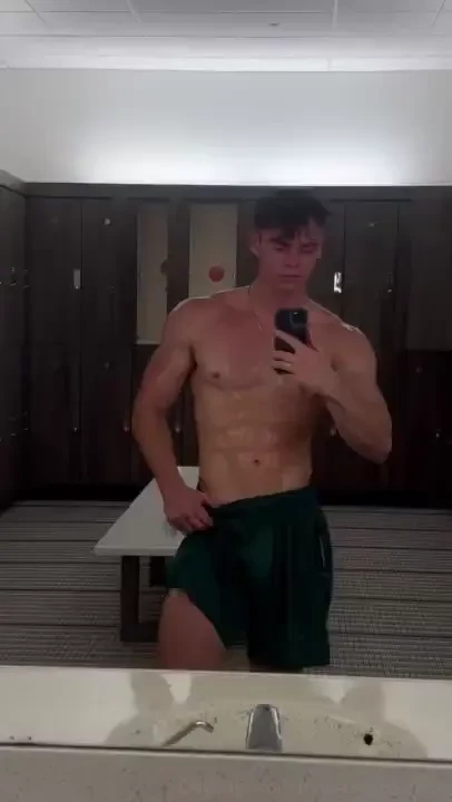 Go sub to my vip page for more content and sexy chatting with me 
