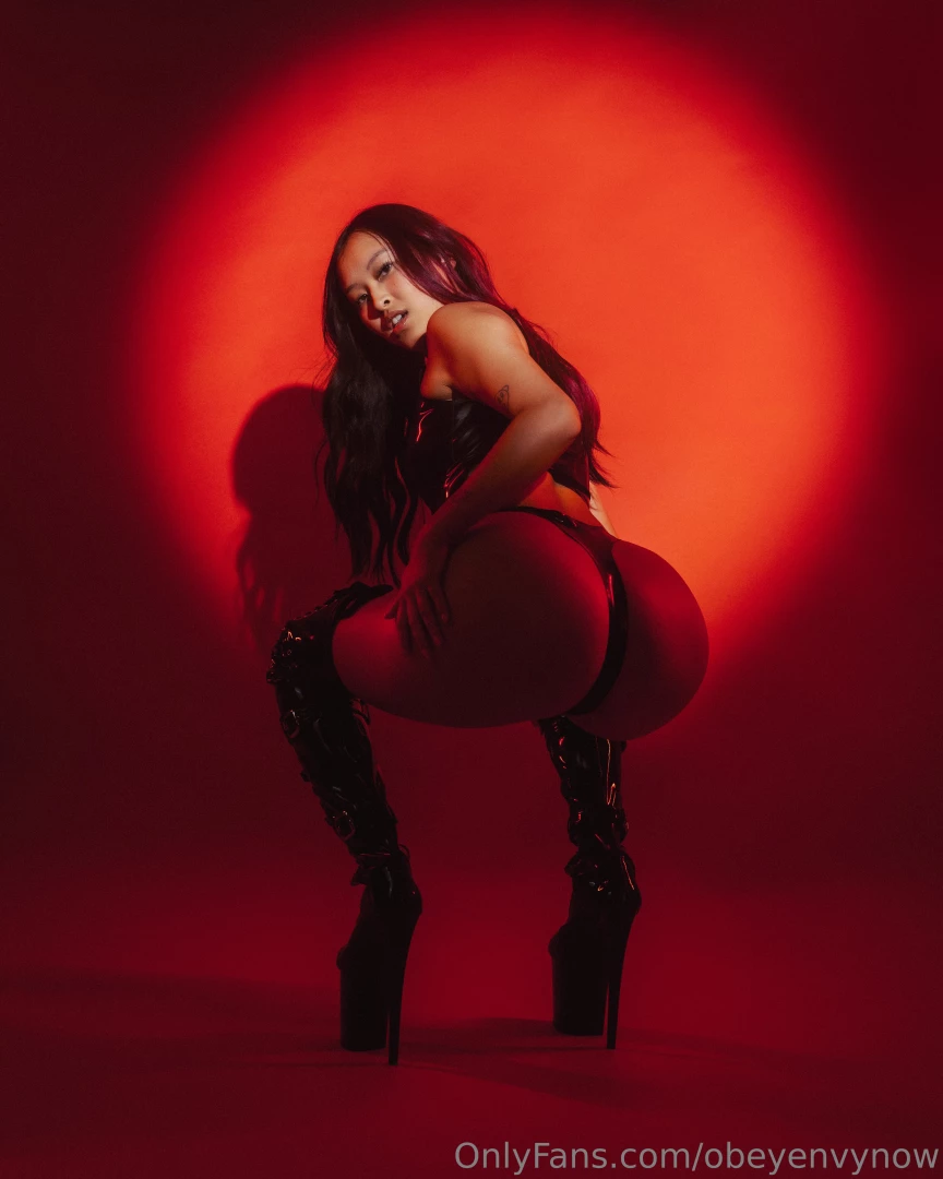 I bet you want to slide your tongue against my latex thong since you 