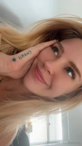 Working class girl entertain me while i work