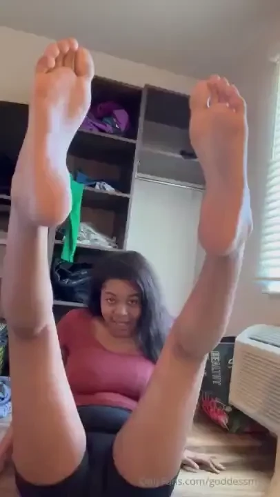 Come smell my stinky feet 