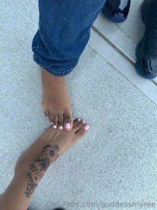 Lol i found a twin outside and asked if she wanted to take a pic