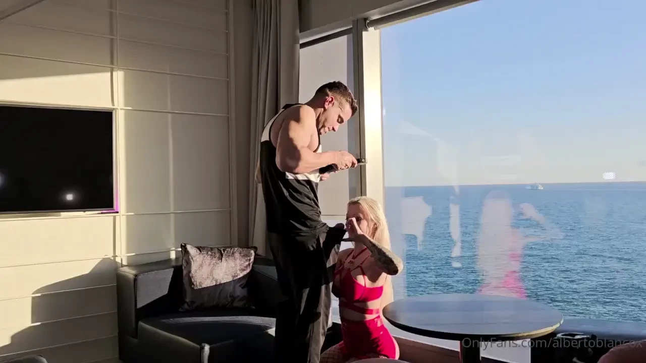 Misha maver ha sido la primera en probar mi polla este 2025 empezamos 