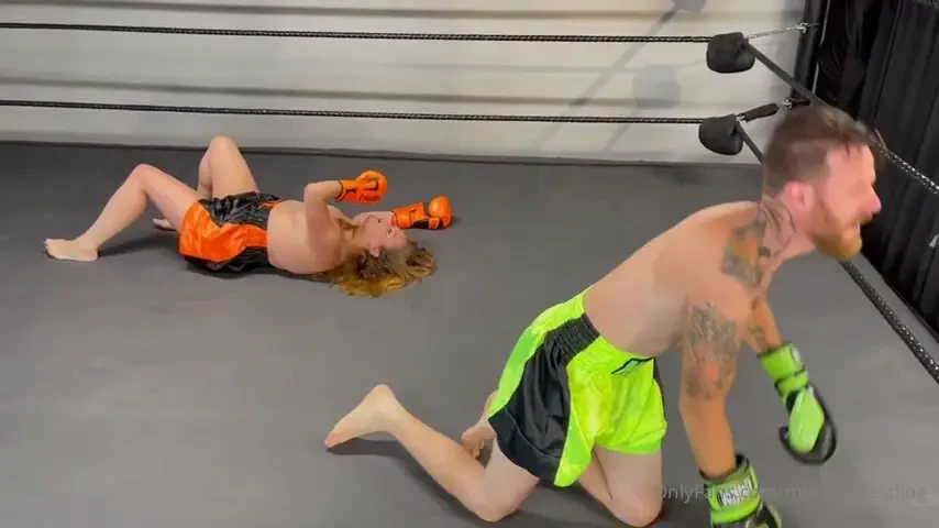 I love to see 2 fighters go down dont you aaronhummer vs blackwidoweve 