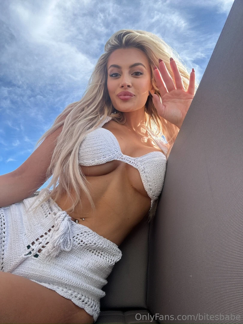 Take me back to miamiiii check your messages if you want to see some 