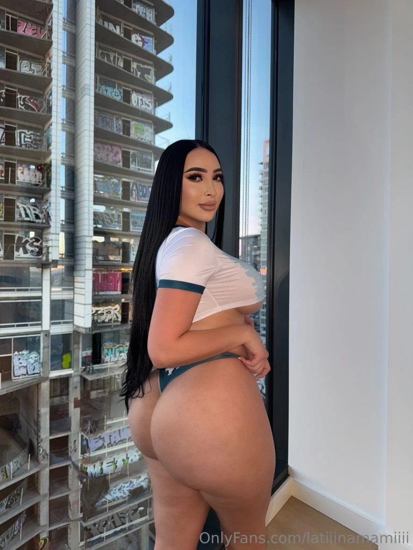 Showing my front side in our messages 