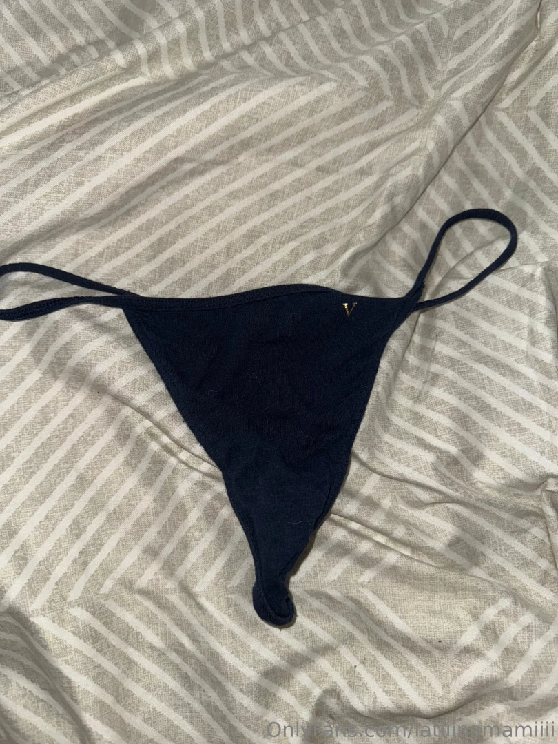 Four pairs of thongs that i am selling used with my fresh smelling 