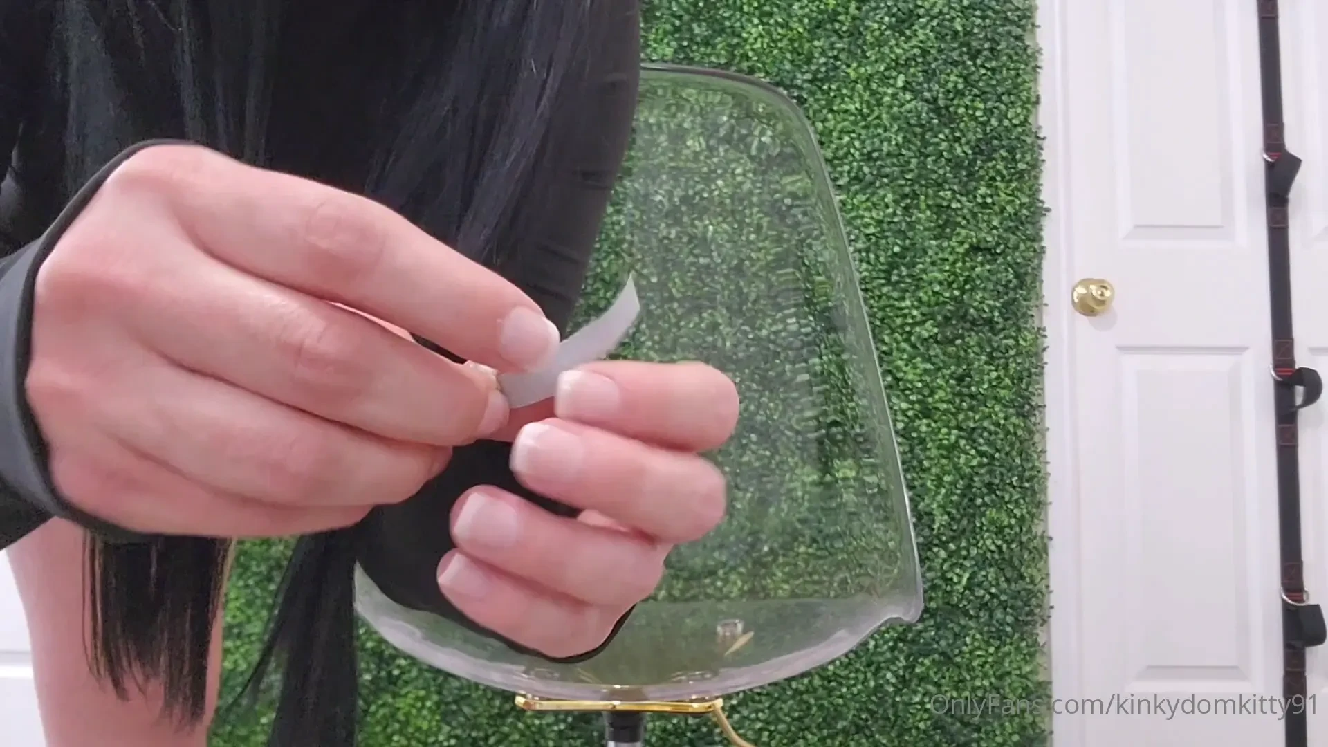 Giantess fogging up my new chair like it s a fucking sport 