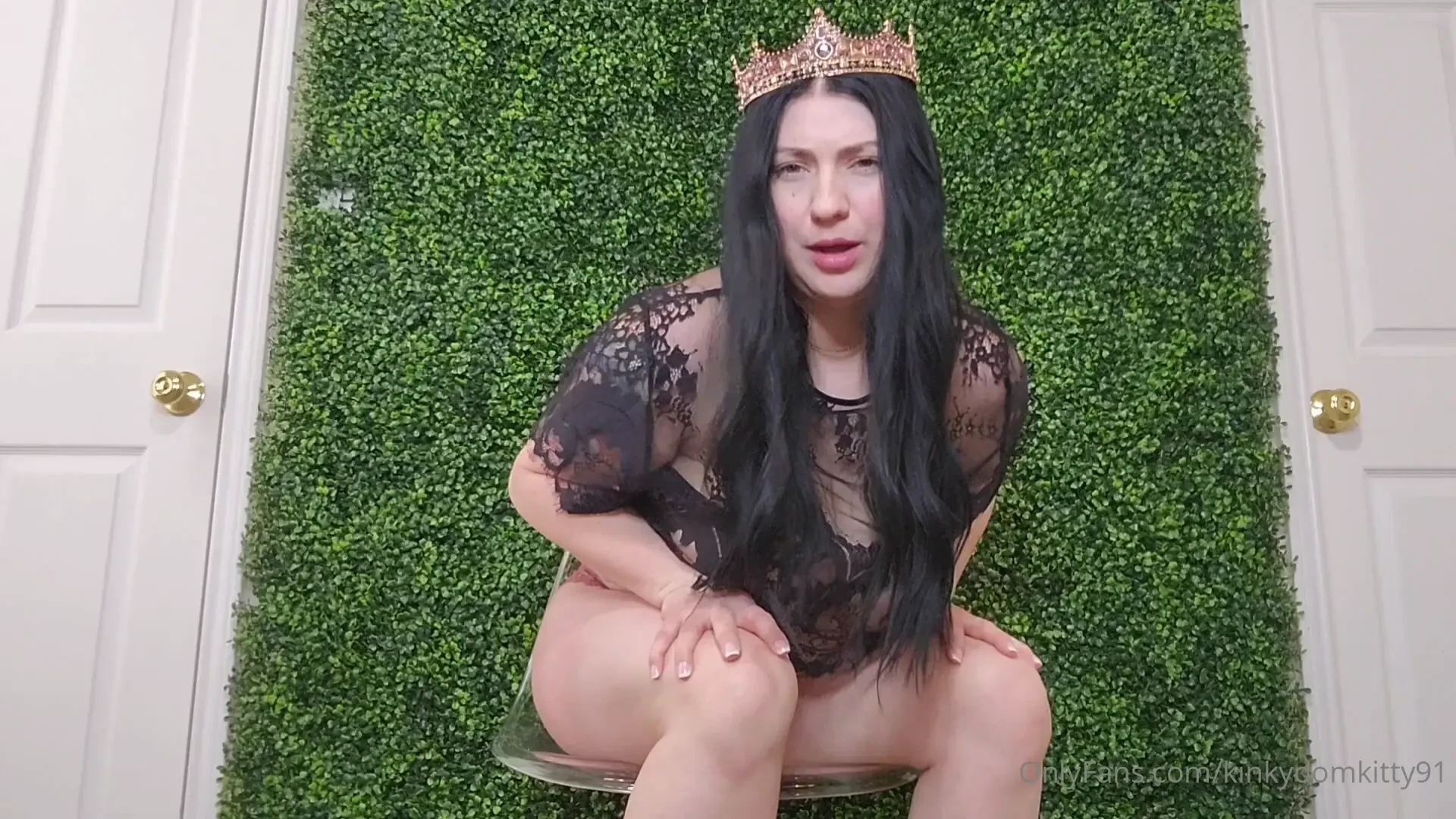 Giantess fart queening extended cut is available 