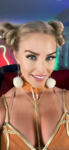 It s a star wars holiday who s with me care for some exxxplicit leia