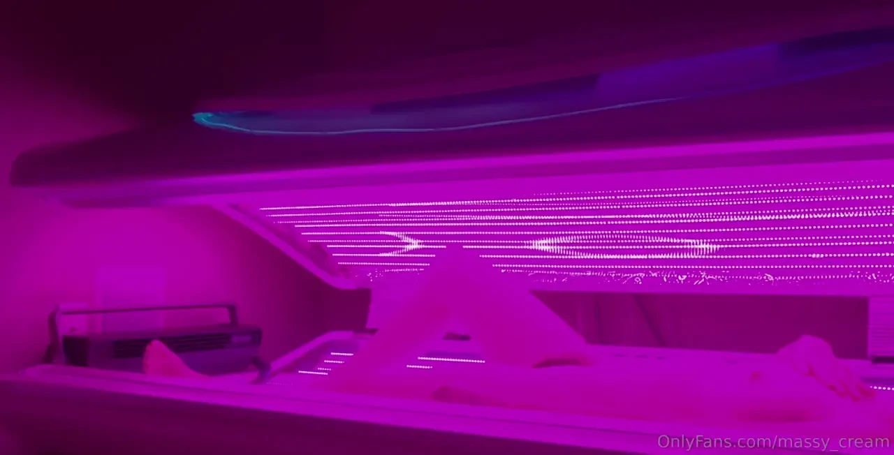 Red light therapy beds are so boring i feel bad playing with myself at part 1 