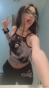 Fuck the grinch outta me please