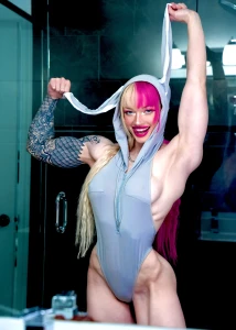 Just your friendly muscle mommy with more new content