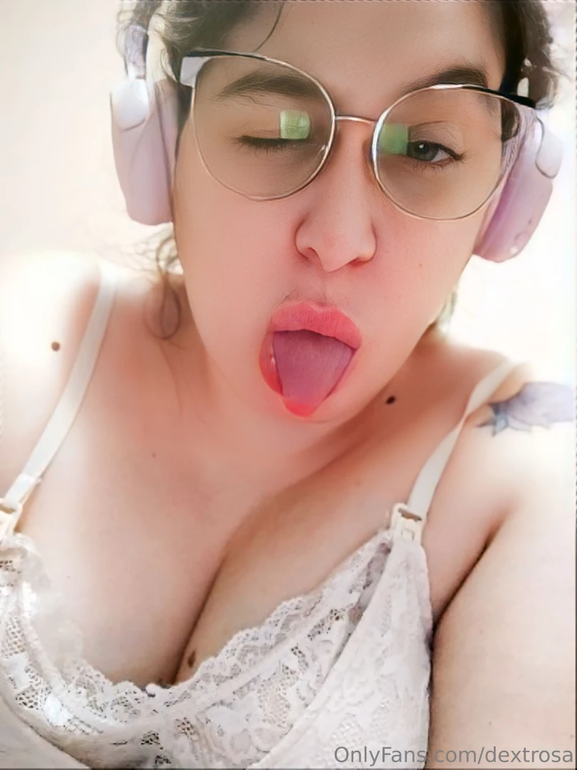 Studying as usual i need a little distraction 