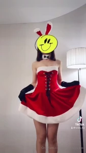 The skirt flew up hey join my vip lonely_toys www onlyfans com