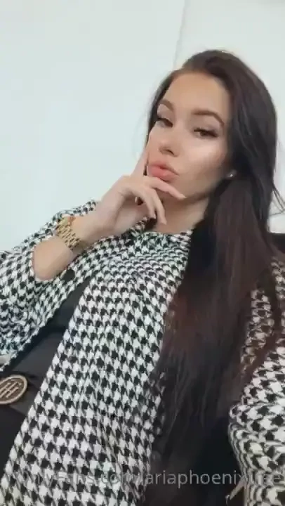 I am free now dm me honey if you want to see more sexy content follow 