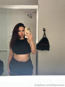 Happy mondayyy hit my dms so we can start the week off rightttt