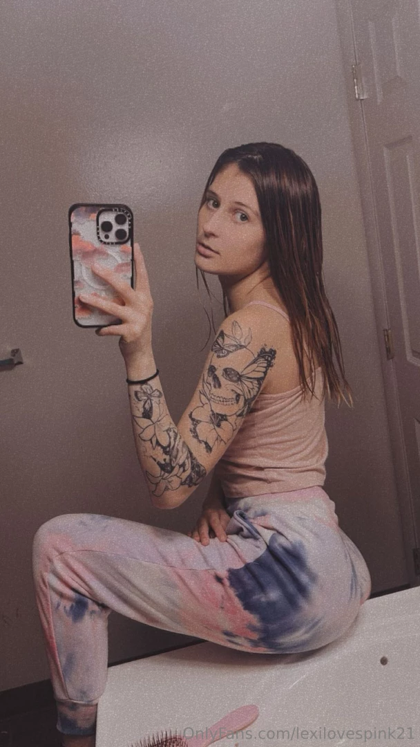 I miss showing off my sexy body for you guys i ve been so horny lately 