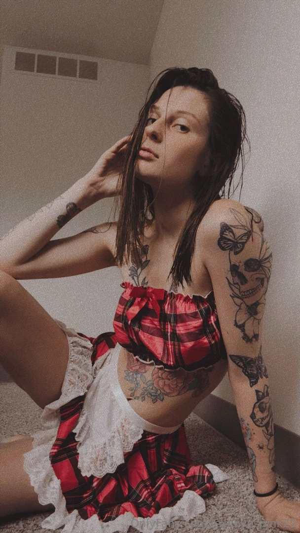 Tried to do a sexy lingerie shoot but i wasn t digging it so enjoy part 2 