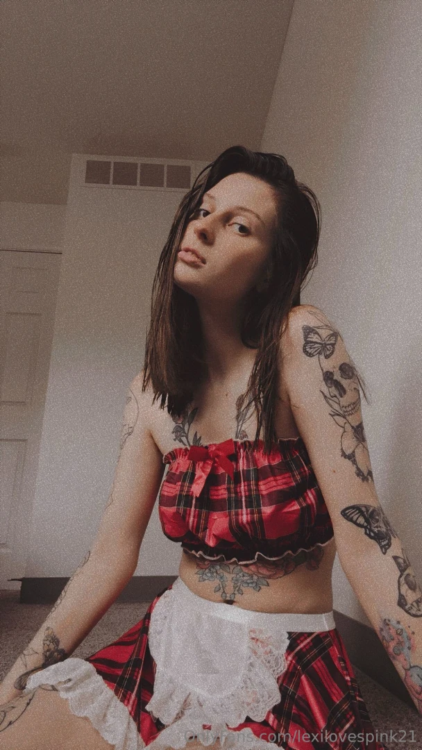 Tried to do a sexy lingerie shoot but i wasn t digging it so enjoy 