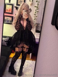 Think i need a bigger size my tiddies might be too big p