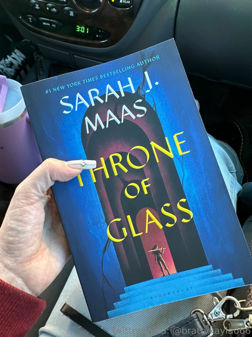 Just started the throne of glass series amp loveeee it so far i m in 