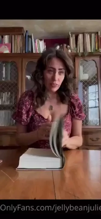 Trying to concentrate and read and not cum while he controls the vibe part 1 