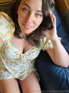 Come over i ll let you touch me under my dress on the couch part 3