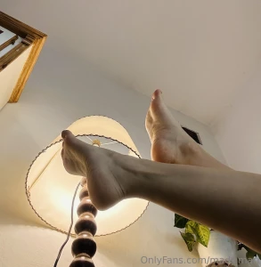 Good morning my feet lovers i m taking requests in dms