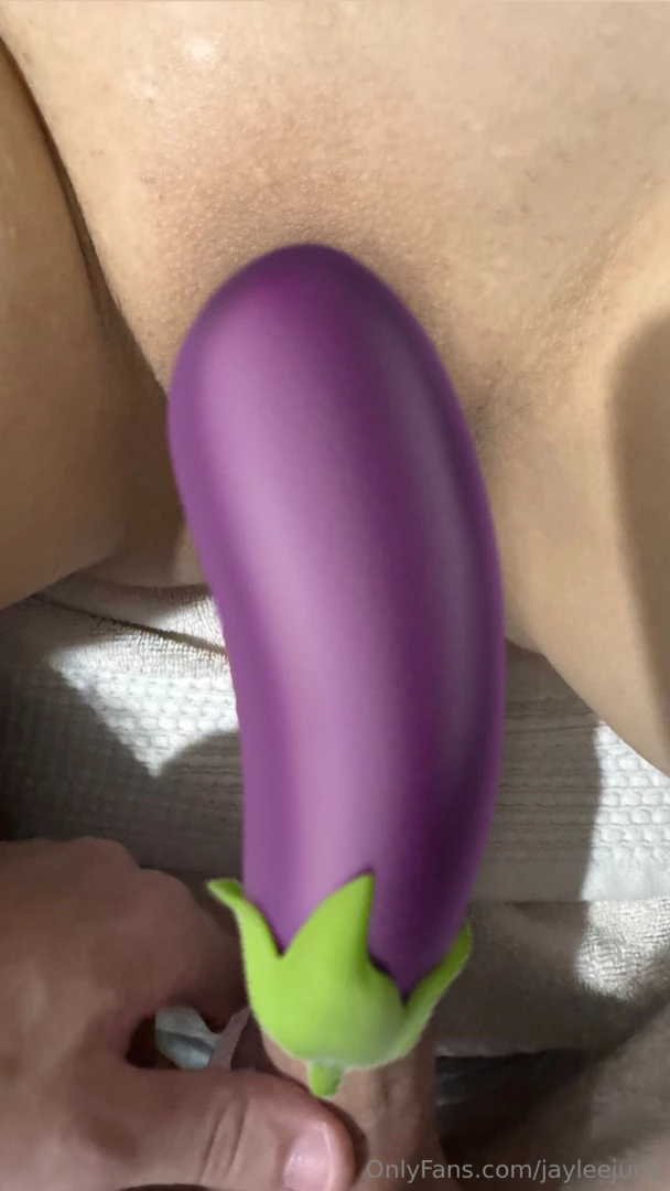 It was soo big it stretched my pussy so much my pussy felt sooo tight 
