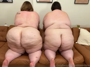 Comparing naked bodies is so much fun seeing every single difference part 1