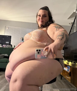 I ve been looking huge lately i love the way the fat has settled on my part 1