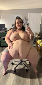 I ve been looking huge lately i love the way the fat has settled on my part 3