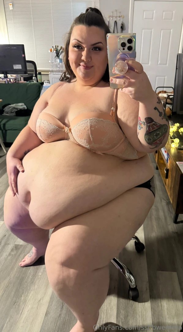 I ve been looking huge lately i love the way the fat has settled on my part 4 