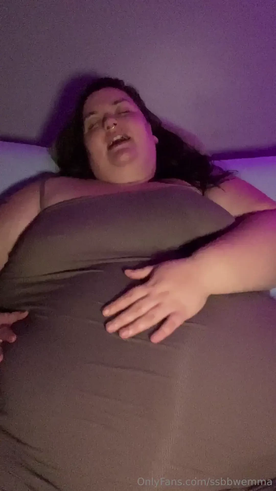 I was having a late night craving of something sweet so i ordered 6 