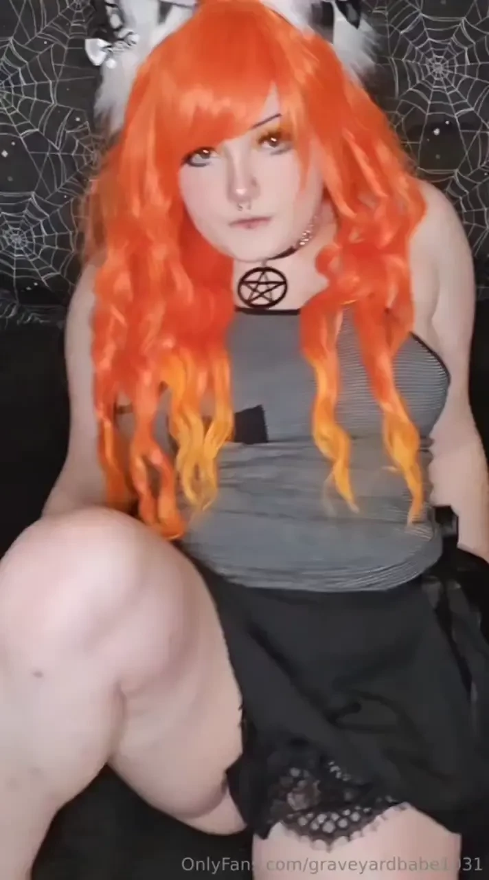 Does it make you horny seeing your little kitten playing with herself 