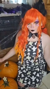 Kitten needs forehead kisses and heat pats tell me i m your cutie