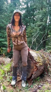 New squirt video on this massive log in my woods the turkeys weren t