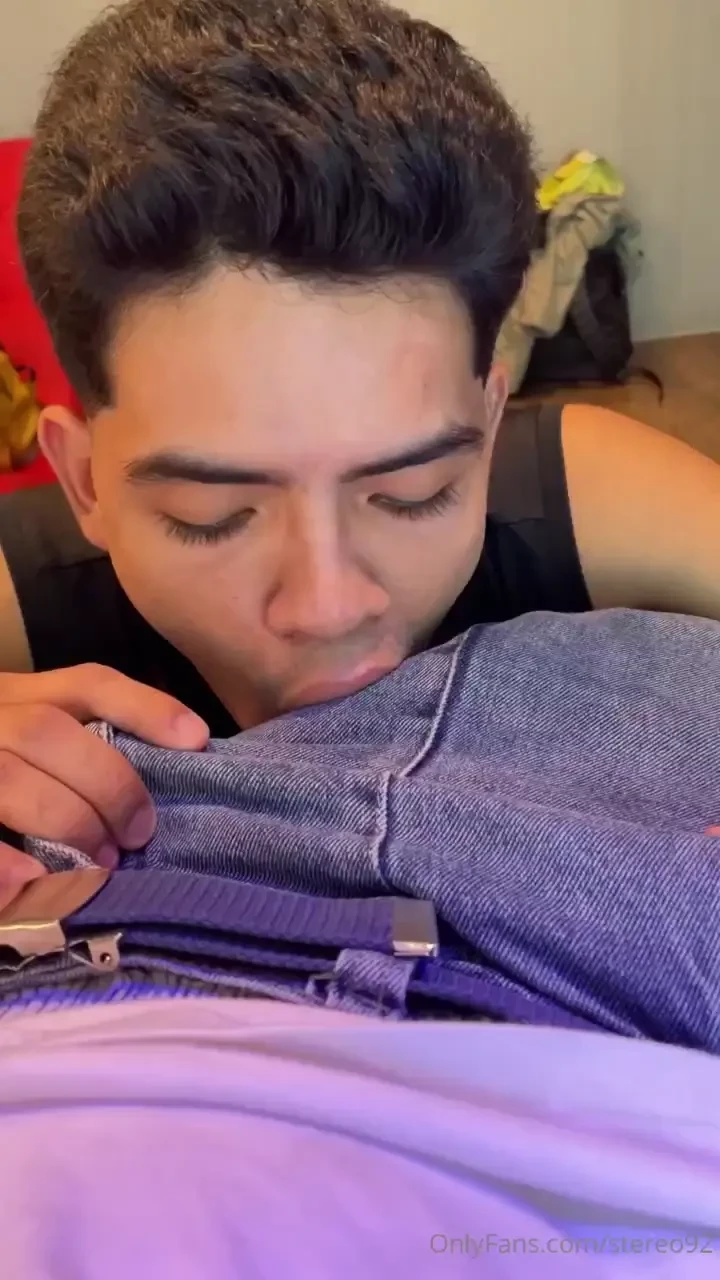 Ver su carita mientras brinca sobre mi polla es el mejor est mulo para 