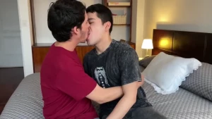 Ver sus ojitos mientras chupa mi pinga me prende demasiado