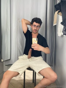 La tengo dura hasta para probarme ropa part 1