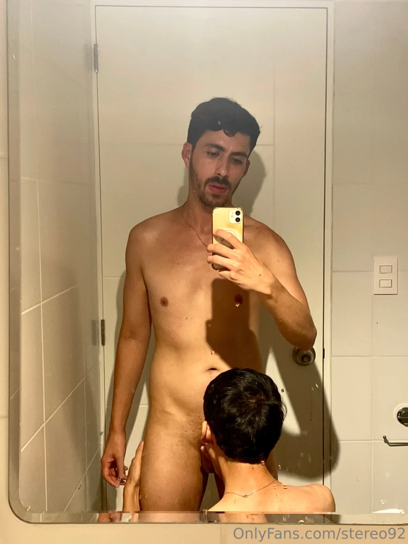 Estos jovencitos maman con hambre 