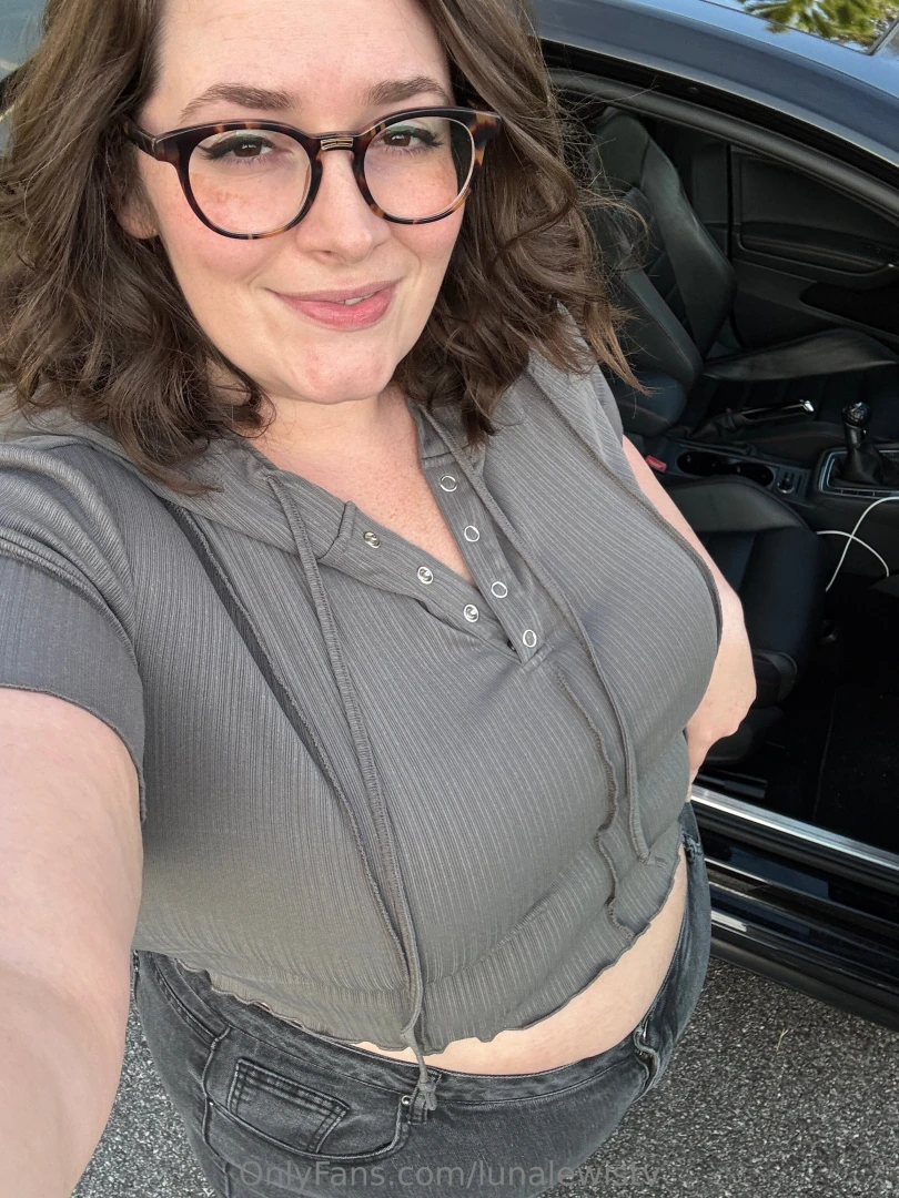 I love a good selfie don t you join me lunaxthicky 