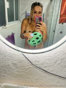 Estoy toda mojada pero no tan mojada como me gusta estar